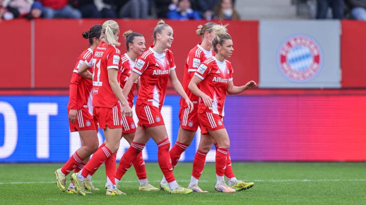 GER, München, FC Bayern München vs Hamburger SV, Google Pixel Frauen Bundesliga, Fussball, DFB, Spielzeit 2025 2026, FC Bayern Campus, 13. Spieltag, im Bild: Giulia Gwinn (Bayern München 7), Tor, Freude, Jubel und Emotion DFB DFL REGULATIONS PROHIBIT ANY USE OF PHOTOGRAPHS AS IMAGE SEQUENCES AND OR QUASI-VIDEO, 14.12.2025 Copyright: HMBxMedia HendrikxHamelau