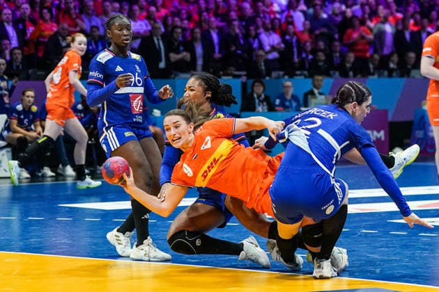 2025-12-14 Netherlands v France - IHF World Women s Handball Championship Bronze Medal Match ROTTERDAM, NETHERLANDS - DECEMBER 14: Fatou Karamoko of France, Larissa Nusser of the Netherlands, Tamara Horacek of France during the IHF World Women s Handball Championship Bronze Medal Match match between Netherlands and France at Ahoy on December 14, 2025 in Rotterdam, Netherlands. Rotterdam Ahoy Netherlands Content not available for redistribution in The Netherlands directly or indirectly through any third parties. Copyright: xHenkxSeppenx