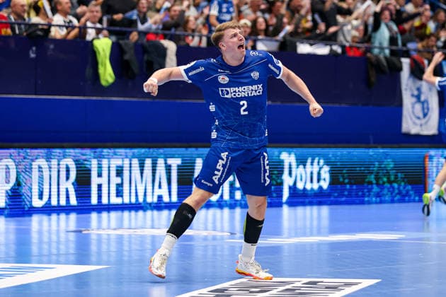 14.12.2025, xKWIx, Handball, Daikin Handball-Bundesliga (Daikin HBL), TBV Lemgo Lippe - THW Kiel, PHOENIX CONTACT arena: Torjubel nach dem Tor zum 9:9 durch Lukas Hutecek (TBV Lemgo Lippe 2) zum Zwischenzeitlichen Ausgleich Photo: xKamilxWilkowskixPressefotoKochx NRW Deutschland