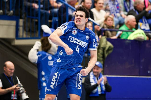 14.12.2025, xKWIx, Handball, Daikin Handball-Bundesliga (Daikin HBL), TBV Lemgo Lippe - THW Kiel, PHOENIX CONTACT arena: Torjubel nach dem Tor durch Samuel Zehnder (TBV Lemgo Lippe 4) Photo: xKamilxWilkowskixPressefotoKochx NRW Deutschland