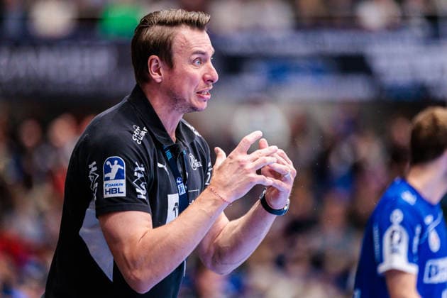 Filip Jicha (THW Kiel, Trainer) gestikuliert GER, TBV Lemgo Lippe vs. THW Kiel, Handball, 1. Bundesliga, 17. Spieltag, Spielzeit 2025 2026, 14.12.2025 GER, TBV Lemgo Lippe vs. THW Kiel, Handball, 1. Bundesliga, 17. Spieltag, Spielzeit 2025 2026, 14.12.2025 Lemgo Copyright: xEibner-Pressefoto JanxRollingerx EP_JSK