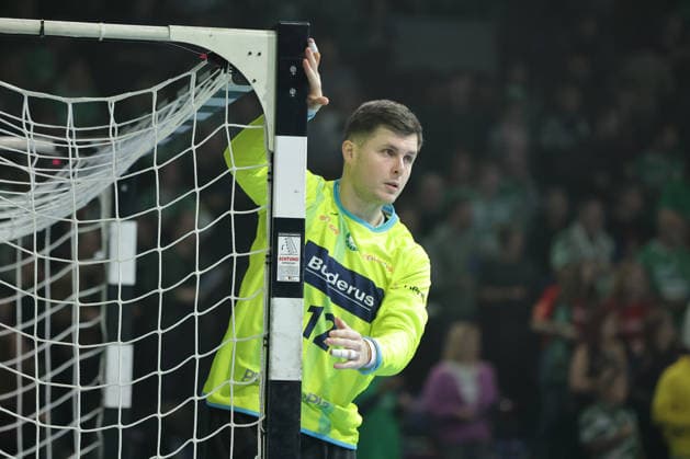 Torwart Anadin Suljakovic Aktion Oberkörper Handball HBL Bundesliga Herren 17. Spieltag Saison 2025 2026 14.12.2025 Füchse Berlin vs HSG Wetzlar