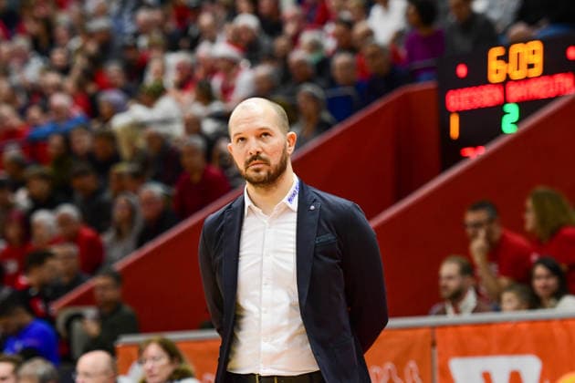Florian Wedell, Coach BBC 2.Bundesliga Pro A, 12. Spieltag, 46ers, Basketball, Basketball Saison 2025 2026, BBL, Deutschland, Gießen 46ers BBC Bayreuth, Gießen in rot, Herren, Bayreuth weiß