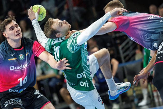 Berlin, 14.12.25, Handball: Bundesliga, Fuechse Berlin - HSG Wetzlar, 17. Spieltag, Max-Schmeling-Halle. Mathias Gidsel (Füchse Berlin) wirft den Ball auf das Tor. Fuechse Berlin - HSG Wetzlar