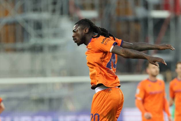 ACF Fiorentina v Hellas Verona FC - Campionato Serie A Moise Kean of ACF Fiorentina celebrates after scoring his team s goal during the Italian Serie A football match between ACF Fiorentina and Hellas Verona FC ,on December 14,2025 at the Artemio-Franchi stadium in Florence. Italy Firenze FI Italy  Copyright: xAndreaxMartinix originalFilename:martini-acffiore251214_npq3Z.jpg