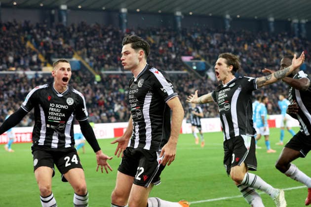 December 14, 2025, Udine: Udinese s Jurgen Ekkelenkamp (C) jubilates with his teammates after scoring a goal during the Italian Serie A soccer match Udinese Calcio vs SSC Napoli at the Friuli - Bluenergy Stadium in Udine, Italy, 14 December 2025. ANSA GABRIELE MENIS Serie A - Udinese Vs Napoli  - ZUMAa110 20251214_zaf_a110_052 Copyright: xGabrielexMenisx