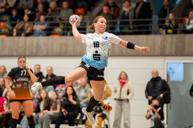 Handball I Frauen I Saison 2025-2026 I 2. Bundesliga I 8. Spieltag I VfL Waiblingen - Bergischer HC I 14.12.2025 Madita Probst (10, Bergischer HC) im Wurf Waiblingen Rundsporthalle Baden-Württemberg Deutschland Copyright: xLobeca MaxxPetershansx