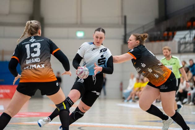 Handball I Frauen I Saison 2025-2026 I 2. Bundesliga I 8. Spieltag I VfL Waiblingen - Bergischer HC I 14.12.2025 Vakare Damuleviciute (25, Bergischer HC) mit Ball Waiblingen Rundsporthalle Baden-Württemberg Deutschland Copyright: xLobeca MaxxPetershansx