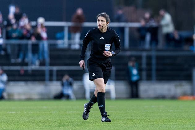 Google Pixel Frauen-Bundesliga, 1. FC Köln - FC Carl Zeiss Jena; 14.12.2025 Schiedsrichterin Riem Hussein Google Pixel Frauen-Bundesliga, 1. FC Köln - FC Carl Zeiss Jena, Köln, Franz-Kremer-Stadion am 14.12.2025 DFB REGULATIONS PROHIBIT ANY USE OF PHOTOGRAPHS AS IMAGE SEQUENCES AND OR QUASI-VIDEO. Copyright: xBEAUTIFULxSPORTS Wunderlx
