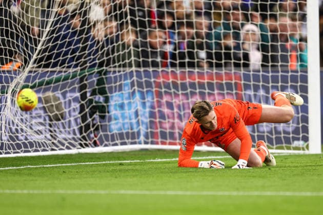 Crystal Palace v Manchester City 14 December 2025, London - Premier League Football - Crystal Palace v Manchester City - Crystal Palace goalkeeper Dean Henderson fails to save a penalty for the third Manchester City goal - Photo: Jacques Feeney Offside. London UK Copyright: xJacquesxFeeneyx xOffsidexOffside