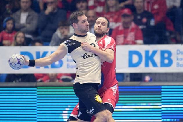 Tomas Babak (Bergischer HC 19) (am Ball), Olle Forsell Schefvert (MT Melsungen 25) , GER, MT Melsungen - Bergischer HC, Handball, 1. Bundesliga, 17. Spieltag, Saison 2025 2026, 14.12.2025, GER, MT Melsungen - Bergischer HC, Handball, 1. Bundesliga, 17. Spieltag, Saison 2025 2026, 14.12.2025 Kassel Copyright: xEibner-Pressefotox xRolandxSippelx EP_RSL