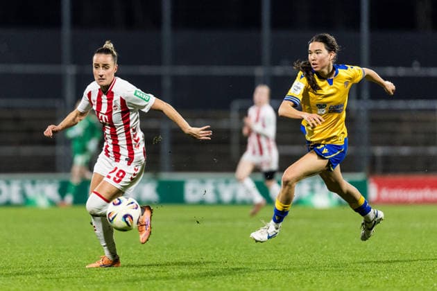 Google Pixel Frauen-Bundesliga, 1. FC Köln - FC Carl Zeiss Jena; 14.12.2025 Zweikampf Vanessa Leimenstoll (1. FC Köln, 29), Suya Häring (FC Carl Zeiss Jena, 5) Google Pixel Frauen-Bundesliga, 1. FC Köln - FC Carl Zeiss Jena, Köln, Franz-Kremer-Stadion am 14.12.2025 DFB REGULATIONS PROHIBIT ANY USE OF PHOTOGRAPHS AS IMAGE SEQUENCES AND OR QUASI-VIDEO. Copyright: xBEAUTIFULxSPORTS Wunderlx