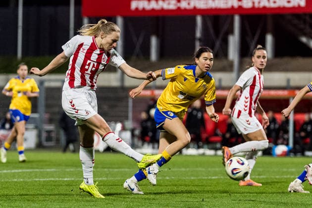 Google Pixel Frauen-Bundesliga, 1. FC Köln - FC Carl Zeiss Jena; 14.12.2025 Pauline Bremer (1. FC Köln, 11) sc hiesst Google Pixel Frauen-Bundesliga, 1. FC Köln - FC Carl Zeiss Jena, Köln, Franz-Kremer-Stadion am 14.12.2025 DFB REGULATIONS PROHIBIT ANY USE OF PHOTOGRAPHS AS IMAGE SEQUENCES AND OR QUASI-VIDEO. Copyright: xBEAUTIFULxSPORTS Wunderlx