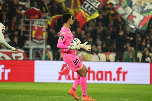 FOOTBALL : RC Lens vs OGC Nice - Ligue 1 J16 - 14 12 2025 Yehvann DIOUF (OGC Nice) lors du match RC Lens vs OGC Nice, Ligue 1 J16, stade Bollaert-Delelis, le 14 dÃ cembre 2025 - photo Laurent Sanson PsnewZ  Copyright: xLaurentxSANSONx xPsnewZx