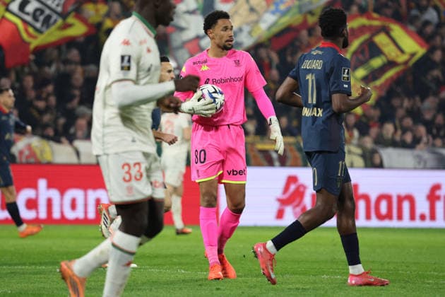 FOOTBALL : RC Lens vs OGC Nice - Ligue 1 J16 - 14 12 2025 Yehvann DIOUF (OGC Nice) lors du match RC Lens vs OGC Nice, Ligue 1 J16, stade Bollaert-Delelis, le 14 dÃ cembre 2025 - photo Laurent Sanson PsnewZ  Copyright: xLaurentxSANSONx xPsnewZx