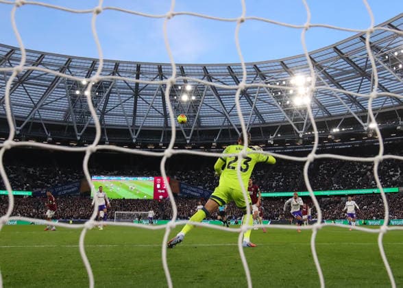 14th December 2025; London Stadium, London, England; Premier League Football, West Ham United versus Aston Villa; Morgan Rogers of Aston Villa shoots and scores his sides 3rd goal in the 79th minute to make it 2-3  JohnxPatrickxFletcher