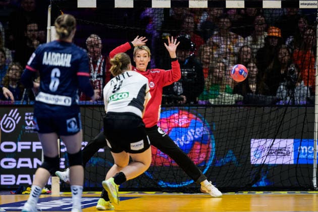 251214 Goalkeeper Katrine Lunde of Norway during the IHF Women s World Championship, WM, Weltmeisterschaft final between Germany and Norway on December 14, 2025 in Rotterdam. Photo: Joel Marklund BILDBYRAN kod JM JM0758 bbeng handball handboll handball vm handball-vm handbolls-vm ihf handball world championship world handball championship 2025 world championship 2025 final tyskland norway norge germany dam Copyright: JOELxMARKLUND BB251214JM033
