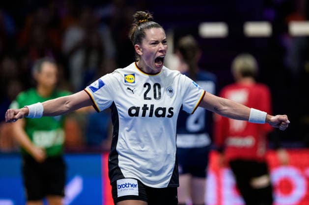 251214 Emily Vogel of Germany celebrates during the IHF Women s World Championship, WM, Weltmeisterschaft final between Germany and Norway on December 14, 2025 in Rotterdam. Photo: Joel Marklund BILDBYRAN kod JM JM0758 bbeng handball handboll handball vm handball-vm handbolls-vm ihf handball world championship world handball championship 2025 world championship 2025 final tyskland norway norge germany dam jubel Copyright: JOELxMARKLUND BB251214JM034