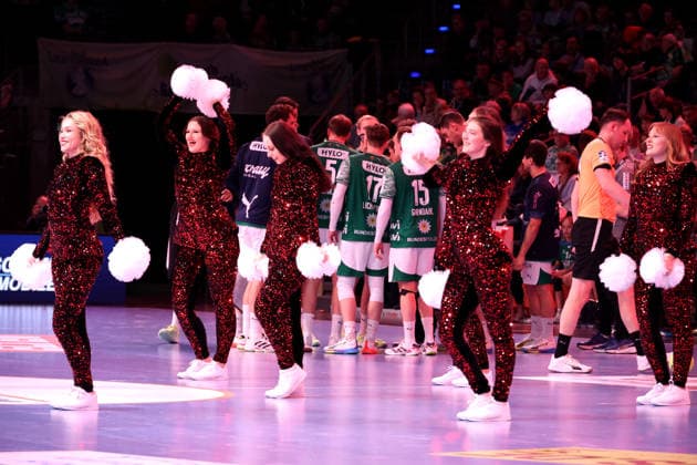 DEU, DHB, 1.HBL, Fuechse Berlin vs. Wetzlar, 14.12.2025, Max-Schmeling-Halle, Berlin, DEU, DHB, 1.HBL, Fuechse Berlin vs. Wetzlar, im Bild Dance de Lux