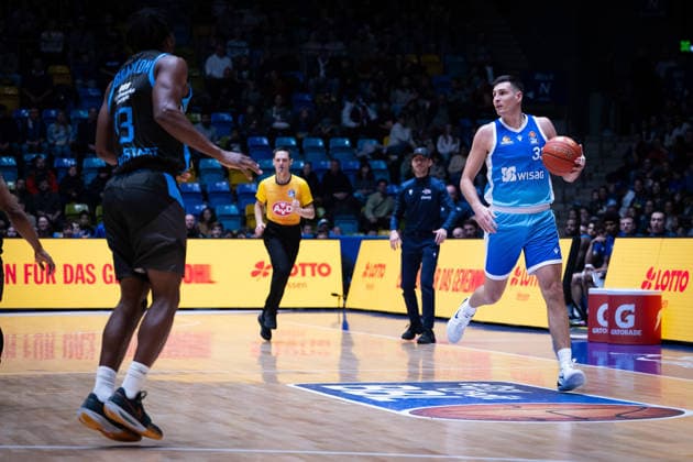 Ryan Hawkins (Frankfurt Skyliners, 33) GER, BBL, Frankfurt Skyliners vs. Science City Jena, SV Basketball, 1. Bundesliga, 10 Spieltag, Saison 2025 2026 14.12.2025 Eibner-Pressefoto Attila Ziga GER, BBL, Frankfurt Skyliners vs. Science City Jena, SV Basketball, 1. Bundesliga, 10 Spieltag, Saison 2025 2026 14.12.2025 Frankfurt am Main Copyright: xEibner-Pressefotox EP_AZA
