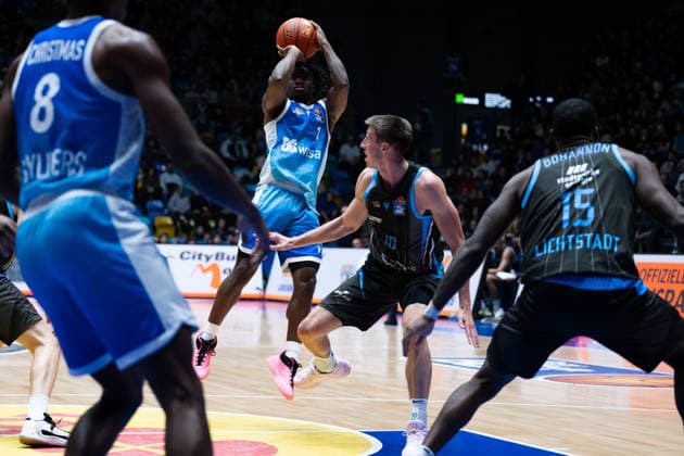 Joe Wieskamp (Science City Jena, 10) GER, BBL, Frankfurt Skyliners vs. Science City Jena, SV Basketball, 1. Bundesliga, 10 Spieltag, Saison 2025 2026 14.12.2025 Eibner-Pressefoto Attila Ziga GER, BBL, Frankfurt Skyliners vs. Science City Jena, SV Basketball, 1. Bundesliga, 10 Spieltag, Saison 2025 2026 14.12.2025 Frankfurt am Main Copyright: xEibner-Pressefotox EP_AZA