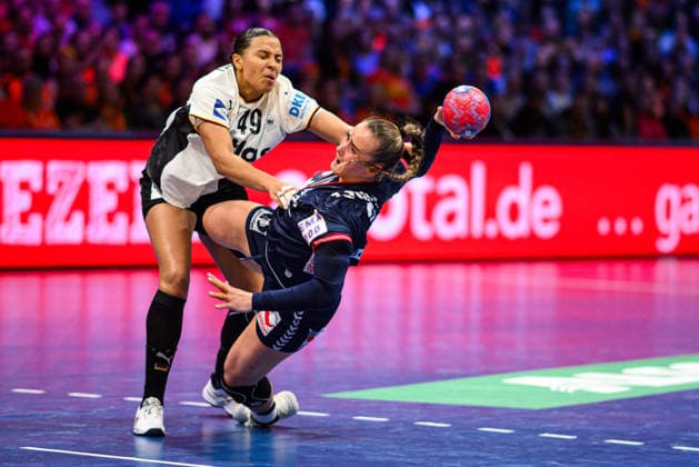 ROTTERDAM, NETHERLANDS - 14 DECEMBER, 2025: Aimee von Pereira, Deila Thale Rushfeldt - Final match, Women s Handball World Championship, WM, Weltmeisterschaft 2025 Germany - Norway at Ahoy Arena.  Copyright: xVitaliixKliuievx
