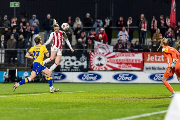 Google Pixel Frauen-Bundesliga, 1. FC Köln - FC Carl Zeiss Jena; 14.12.2025 Sandra Maria Jessen (1. FC Köln, 6) versucht es per Kopfball Google Pixel Frauen-Bundesliga, 1. FC Köln - FC Carl Zeiss Jena, Köln, Franz-Kremer-Stadion am 14.12.2025 DFB REGULATIONS PROHIBIT ANY USE OF PHOTOGRAPHS AS IMAGE SEQUENCES AND OR QUASI-VIDEO. Copyright: xBEAUTIFULxSPORTS Wunderlx
