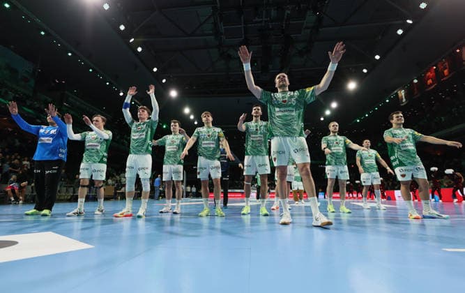 GER HBL Saison 2025 2026 FÜCHSE Berlin vs HSG Wetzlar, 14.12.25, Max-Schmeling-Halle, Berlin, Dank an die FÜCHSE Fans, Team FÜCHSE Berlin