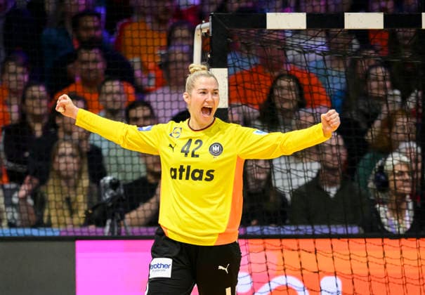 Jubel Torwart Torhueterin Katharina Filter (GER) Handball Weltmeisterschaft der Frauen 2025, Finale Deutschland (GER) - Norwegen (NOR), am 14.12.2025 in Rotterdam Niederlande. Handball WM der Frauen vom 26.11.-14.12.2025 in Deutschland Niederlande. Â