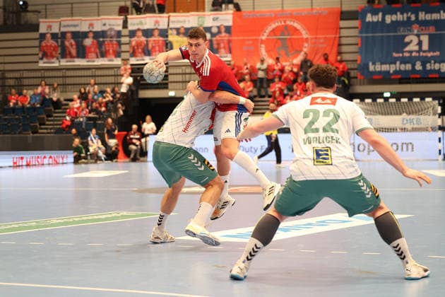 Handball Daikin Handball Bundesliga 2025 2026 - Handball Verein Hamburg vs. GWD Minden Eimantas Grimuta (Minden),Nicolaj Jï¿½rgensen Joergensen (Hamburg),Philipp Vorlicek (Minden), Sporthalle Hamburg Hamburg