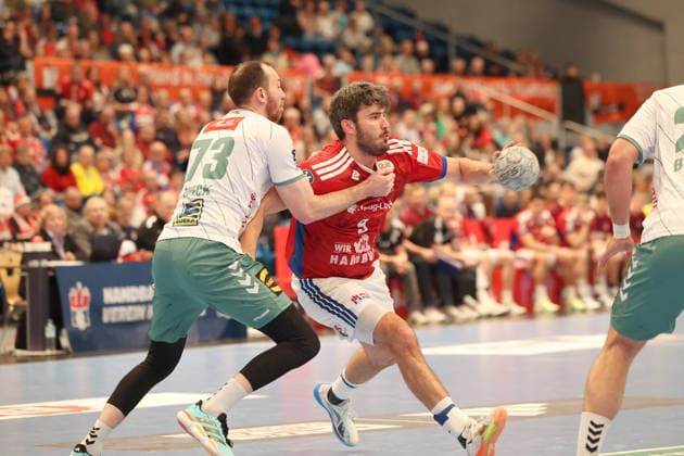 Handball Daikin Handball Bundesliga 2025 2026 - Handball Verein Hamburg vs. GWD Minden Alexander Weck (Minden),Jacob Arenth Lassen (Hamburg), Sporthalle Hamburg Hamburg