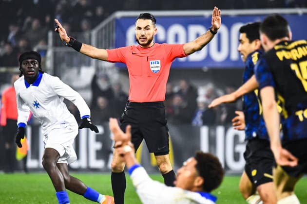 FOOTBALL : AJ Auxerre vs Lille OSC - Ligue 1 - JournÃ e 16 - 14 12 2025 JÃ rÃ mie Pignard (Arbitre central) AuxerreFrance  Copyright: xBaptistexAutissierx