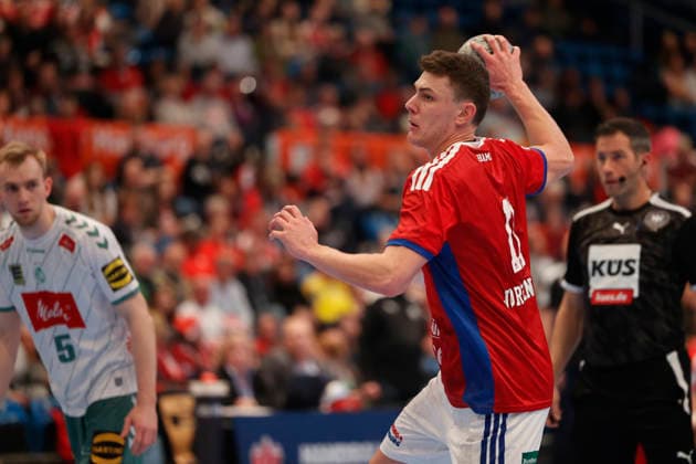 Handball 1. Handball-Bundesliga, DAIKIN HBL 2025 2026 - Handball Verein Hamburg (HSVH) vs. GWD Minden Nicolaj Jorgensen Joergensen (Hamburg) wirft einen Siebenmeter . Sporthalle Hamburg Hamburg Foto: Frank Schoof