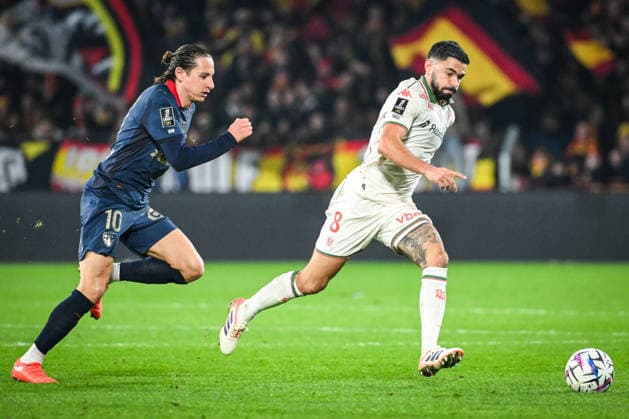 December 14, 2025, Lens, France, France: Florian THAUVIN of Lens and Morgan SANSON of Nice during the Ligue 1 match between RC Lens and OGC Nice at Bollaert-Delelis Stadium on December 14, 2025 in Lens, France. Lens France - ZUMAm308 20251214_zsp_m308_006 Copyright: xMatthieuxMirvillex