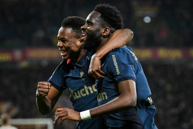 December 14, 2025, Lens, France, France: Odsonne EDOUARD of Lens celebrate his goal with Mamadou SANGARE of Lens during the Ligue 1 match between RC Lens and OGC Nice at Bollaert-Delelis Stadium on December 14, 2025 in Lens, France. Lens France - ZUMAm308 20251214_zsp_m308_009 Copyright: xMatthieuxMirvillex