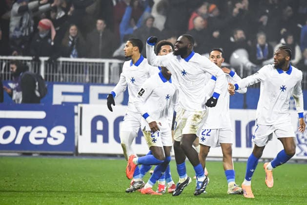FOOTBALL : AJ Auxerre vs Lille OSC - Ligue 1 - JournÃ e 16 - 14 12 2025 Joie des joueurs de l™AJ Auxerre aprÃ s le but de Lassine Sinayoko (AJ Auxerre) AuxerreFrance  Copyright: xBaptistexAutissierx