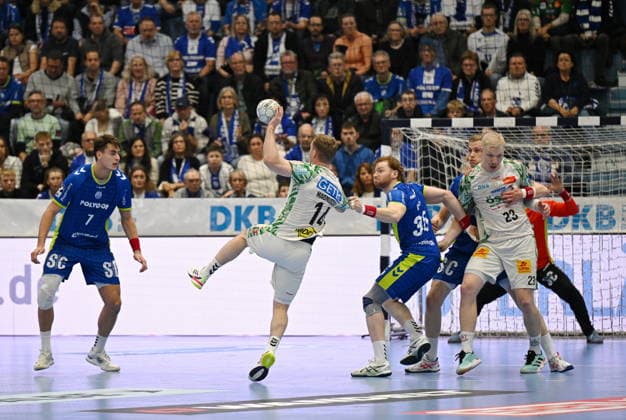 RECORD DATE NOT STATED Omar Ingi Magnusson (SC Magdeburg 14) gegen Tom Kiesler (VfL Gummersbach 30) VfL Gummersbach vs. SC Magdeburg, Handball, Daikin 1. Bundesliga, 17. Spieltag, Spielzeit 2025-2026, Schwalbe Arena Gummersbach, 14.12.2025 VfL Gummersbach vs. SC Magdeburg, Handball, Daikin 1. Bundesliga, 17. Spieltag, Spielzeit 2025-2026, Schwalbe Arena Gummersbach, 14.12.2025 Gummersbach Copyright: xEibner-Pressefoto JuergenxAugstx EP_JAT