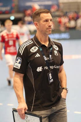 Handball Daikin Handball Bundesliga 2025 2026 - Handball Verein Hamburg vs. GWD Minden Trainer Torsten Jansen (Hamburg), Sporthalle Hamburg Hamburg