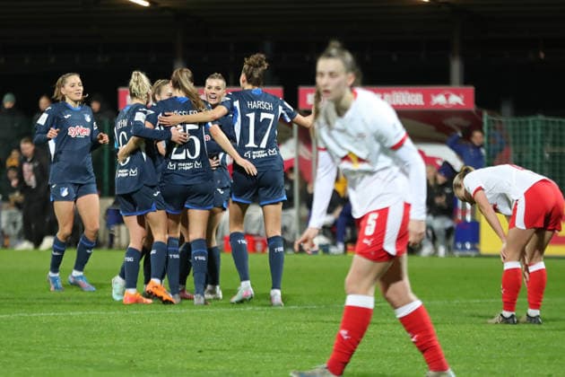 Google Pixel Frauen-Bundesliga, RB Leipzig - TSG Hoffenheim; 14.12.2025 Tor-Jubel bei Hoffenheim nach dem Treffer zum 0:1. Fußball, Google Pixel Frauen-Bundesliga, Saison 2025 2026, 13. Spieltag: RB Leipzig vs. TSG 1899 Hoffenheim am 14.12.2025, Trainingszentrum Cottaweg, Leipzig. DFB REGULATIONS PROHIBIT ANY USE OF PHOTOGRAPHS AS IMAGE SEQUENCES AND OR QUASI-VIDEO. Copyright: xBEAUTIFULxSPORTS JanxKaeferx