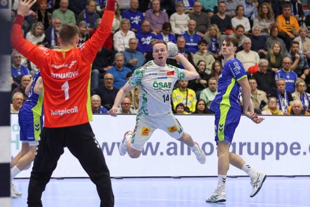 14.12.2025, xtgx, VfL Gummersbach - SC Magdeburg v.l. Omar Ingi Magnusson (Magdeburg, 14) wirft Tor, Torschuetze, erzielt Tor, Treffer, scores the goal Gummersbach