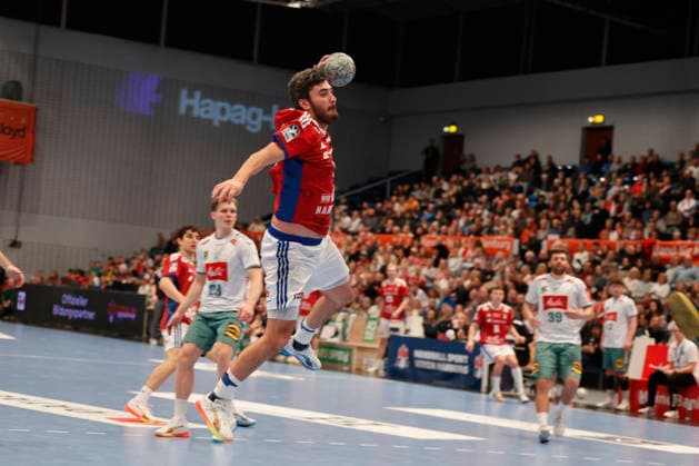 Handball 1. Handball-Bundesliga, DAIKIN HBL 2025 2026 - Handball Verein Hamburg (HSVH) vs. GWD Minden Jacob Arenth Lassen (Hamburg) erzielt ein Tor . Sporthalle Hamburg Hamburg Foto: Frank Schoof