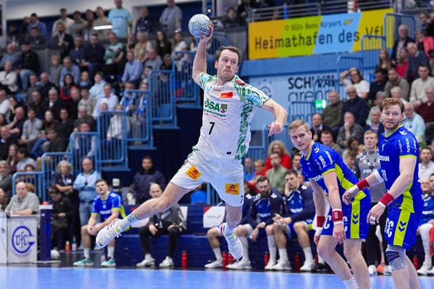 14.12.2025, xydrx, Handball, 1.HBL, VfL Gummersbach - SC Magdeburg, Schwalbe-Arena: Felix Claar (SC Magdeburg 7) beim Wurf Photo: xYannisxDreimannxPressefotoKochx Nordrhein-Westfahlen Deutschland