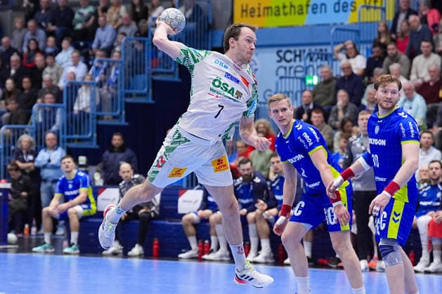 14.12.2025, xydrx, Handball, 1.HBL, VfL Gummersbach - SC Magdeburg, Schwalbe-Arena: Felix Claar (SC Magdeburg 7) beim Wurf Photo: xYannisxDreimannxPressefotoKochx Nordrhein-Westfahlen Deutschland