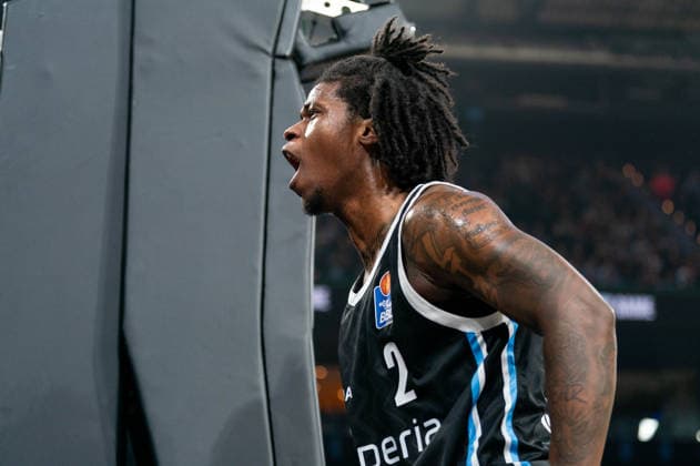 Leonard Thorpe Jr. (Veolia Towers Hamburg, 02) jubelt Jubel, GER, Veolia Towers Hamburg vs Alba Berlin, Basketball, Bundesliga, Spieltag 10, Saison 2025 2026, 14.12.2025 GER, Veolia Towers Hamburg vs Alba Berlin, Basketball, Bundesliga, Spieltag 10, Saison 2025 2026, 14.12.2025 Hamburg Copyright: xEibner-Pressefoto MaxxVincenx EP_MVN