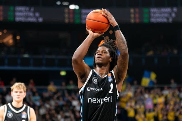 Leonard Thorpe Jr. (Veolia Towers Hamburg, 02) beim Freiwurf, GER, Veolia Towers Hamburg vs Alba Berlin, Basketball, Bundesliga, Spieltag 10, Saison 2025 2026, 14.12.2025 GER, Veolia Towers Hamburg vs Alba Berlin, Basketball, Bundesliga, Spieltag 10, Saison 2025 2026, 14.12.2025 Hamburg Copyright: xEibner-Pressefoto MaxxVincenx EP_MVN