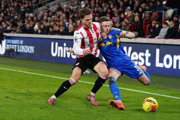 Premier League Brentford v Leeds United Mathias Jensen of Brentford and Gabriel Gudmundsson of Leeds United battle during the Premier League match Brentford vs Leeds United at The Gtech Community Stadium, London, United Kingdom, 14th December 2025 (Photo by Harvey Murphy News Images) Copyright: xHarveyxMurphy NewsxImagesx