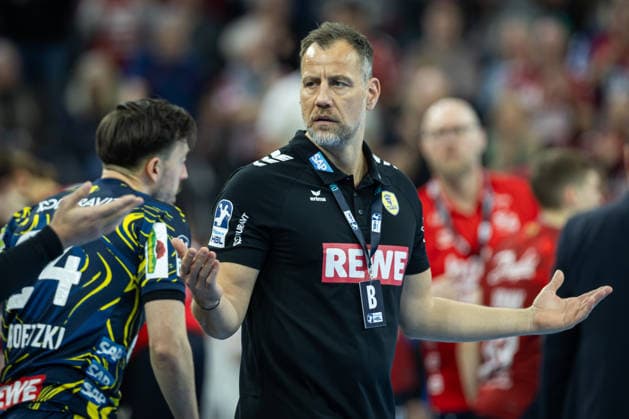 DAIKIN HBL: SG Flensburg-Handewitt vs Rhein-Neckar Löwen; 14.12.25 Maik Machulla (Trainer, Rhein-Neckar Löwen) gestikuliert DAIKIN HBL: SG Flensburg-Handewitt vs Rhein-Neckar Löwen, GP JOULE Arena am 14.12.25 Copyright: xBEAUTIFULxSPORTS MarioxM.xKobergx