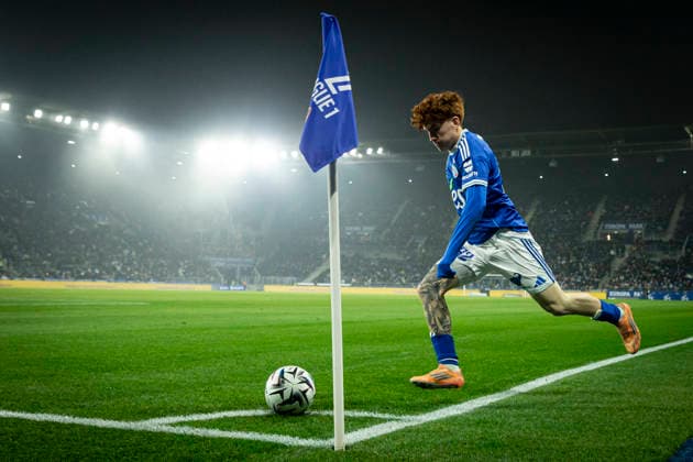 FOOTBALL: Ligue 1 Racing Strasbourg (RCS) vs Lorient. 14 12 2025 Stade de la Meinau. Strasbourg - France Valentin Barco 32 (RCS)  Copyright: xx