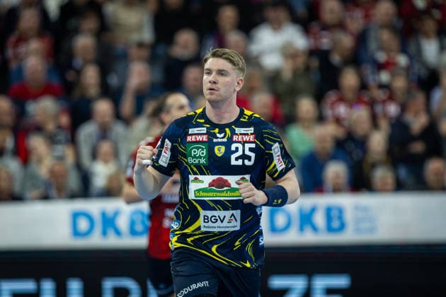 DAIKIN HBL: SG Flensburg-Handewitt vs Rhein-Neckar Löwen; 14.12.25 Jubel Torjubel bei Haukur Thrastarson (Nr.25, Rhein-Neckar Löwen) DAIKIN HBL: SG Flensburg-Handewitt vs Rhein-Neckar Löwen, GP JOULE Arena am 14.12.25 Copyright: xBEAUTIFULxSPORTS MarioxM.xKobergx