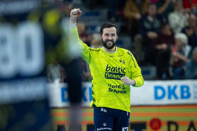 DAIKIN HBL: SG Flensburg-Handewitt vs Rhein-Neckar Löwen; 14.12.25 Jubel Freude über gehaltenen Ball bei Benjamin Buric (Nr.01, SG Flensburg-Handewitt) DAIKIN HBL: SG Flensburg-Handewitt vs Rhein-Neckar Löwen, GP JOULE Arena am 14.12.25 Copyright: xBEAUTIFULxSPORTS MarioxM.xKobergx